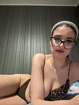 Larra69 online show from 05-18-26, 05:51