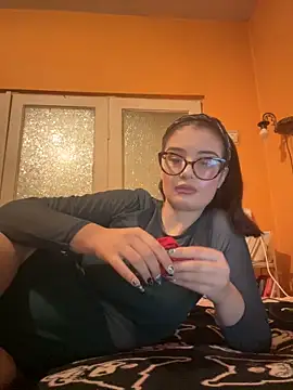 Larra69 online show from 12-04-25, 05:34