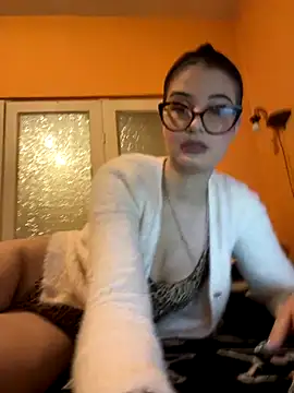 Larra69 online show from 12-18-25, 06:01