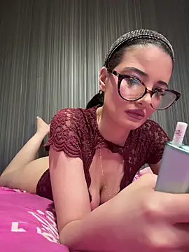 Larra69 online show from 03-27-26, 06:09