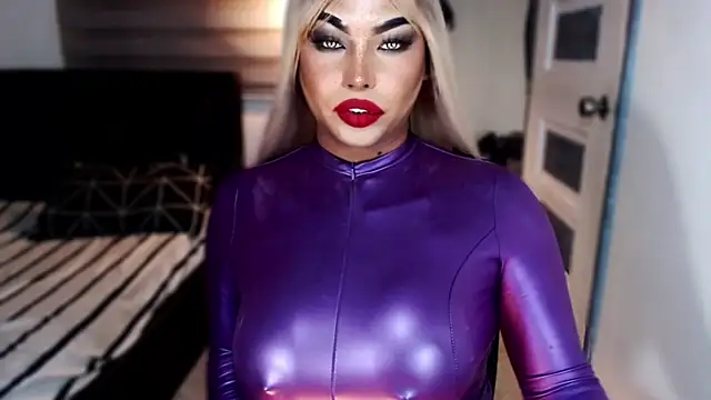 xTrixieMae online show from 01-11-26, 06:15