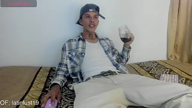 Savajelust online show from 04-21-26, 06:03