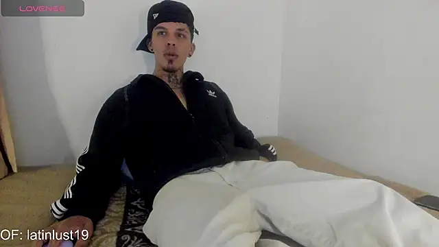 Savajelust online show from 06-24-26, 05:44