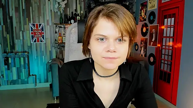 EllieMurler online show from 12-14-25, 01:28