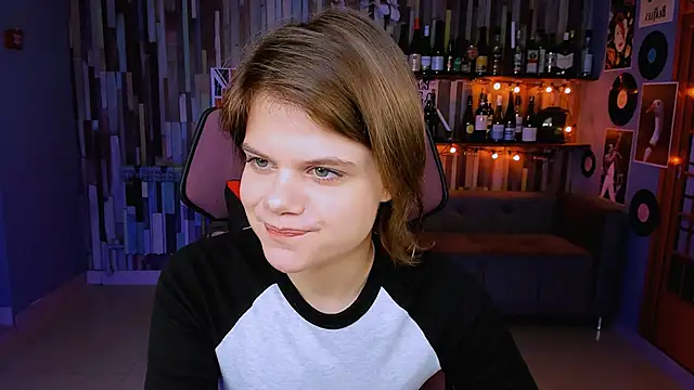 EllieMurler online show from 11-11-25, 09:04