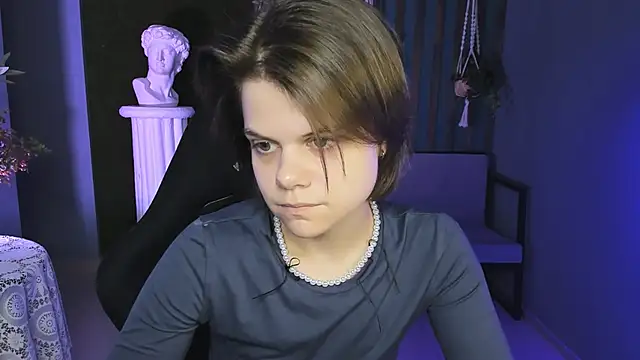 EllieMurler online show from 10-17-25, 09:12