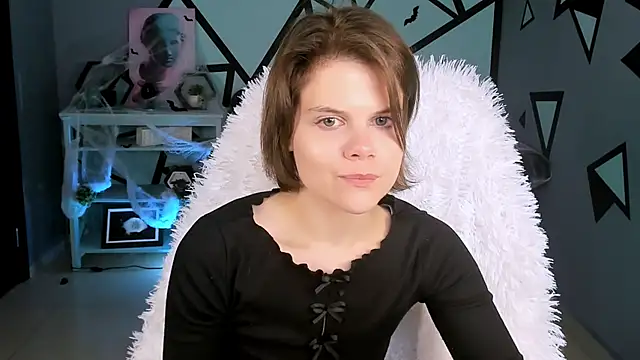 EllieMurler online show from 10-18-25, 09:11