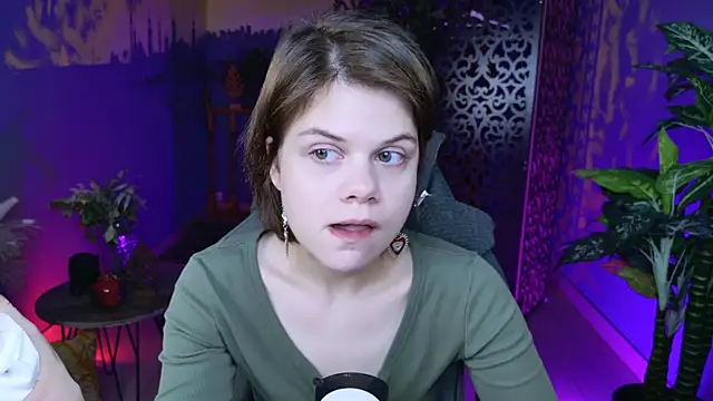 EllieMurler online show from 11-12-25, 09:13