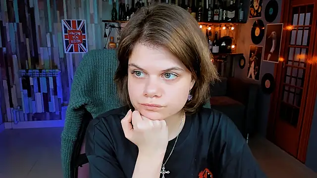 EllieMurler online show from 11-15-25, 09:02