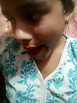 Snapshot of Hot_siiii chatting on 10-15-25, 02:25 Hot siiii online show from 10-15-25, 02:25