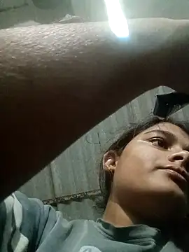 Snapshot of Hot_siiii chatting on 10-19-25, 01:47 Hot siiii online show from 10-19-25, 01:47