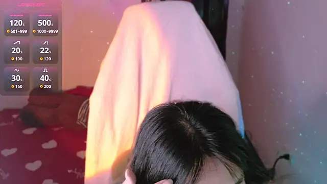 Snapshot of Phuong_Bee chatting on 09-20-25, 01:49 Phuong Bee online show from 09-20-25, 01:49