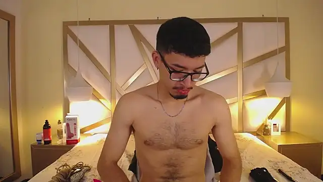 Snapshot of Jaxon_Carter chatting on 03-10-26, 02:04 Jaxon Carter online show from 03-10-26, 02:04