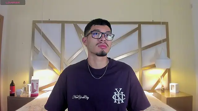 Snapshot of Jaxon_Carter chatting on 04-08-26, 02:13 Jaxon Carter online show from 04-08-26, 02:13