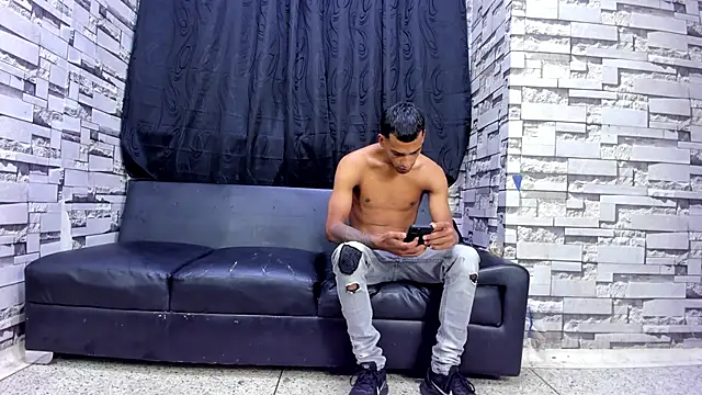 Crazy Cult Sex online show from 11-27-25, 01:22