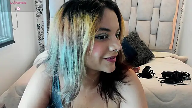 Kiara Cruz   online show from 05-15-26, 07:56