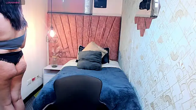 Kiara Cruz   online show from 03-27-26, 09:16