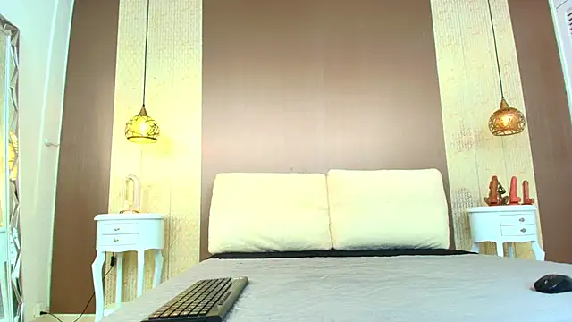 Tiifany Baker online show from 10-22-25, 07:46