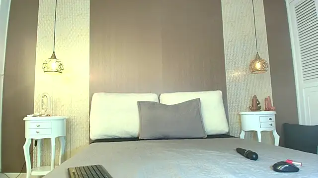 Tiifany Baker online show from 10-14-25, 08:20