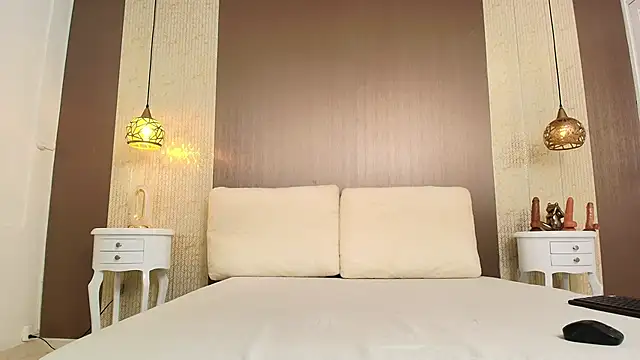 Tiifany Baker online show from 11-25-25, 07:47