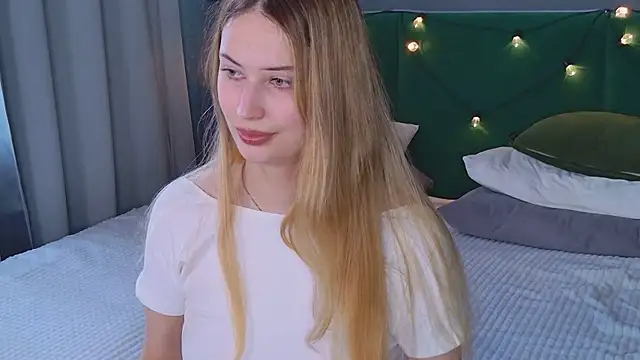 Sofii Ly online show from 09-10-25, 06:12