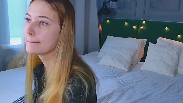 Sofii Ly online show from 10-07-25, 06:03