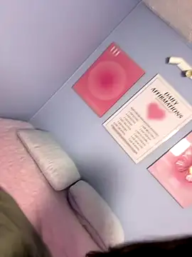 Bella  Lane online show from 11-25-25, 07:58