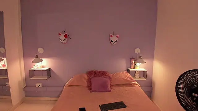 Zoe Lynch  online show from 09-23-25, 11:50