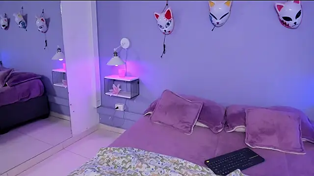 Zoe Lynch  online show from 11-21-25, 11:53