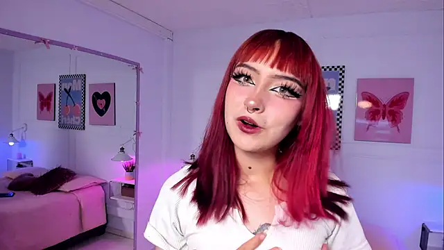 Zoe Lynch  online show from 12-17-25, 11:59