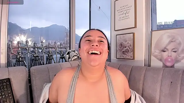 Zoey thompson online show from 10-17-25, 07:26