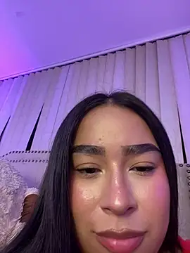 Zoey thompson online show from 04-30-26, 03:02