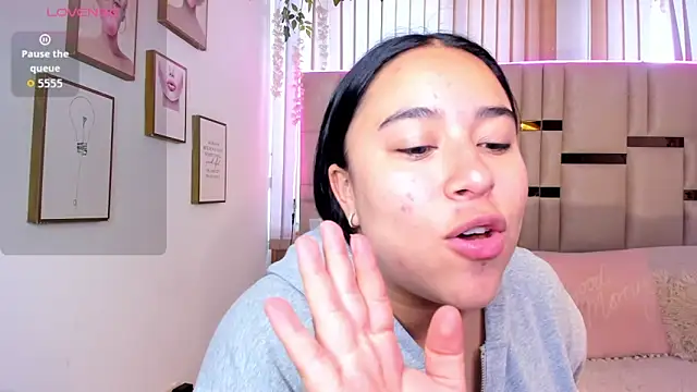 Zoey thompson online show from 02-14-26, 09:48