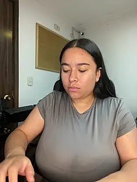 Zoey thompson online show from 04-25-26, 03:20