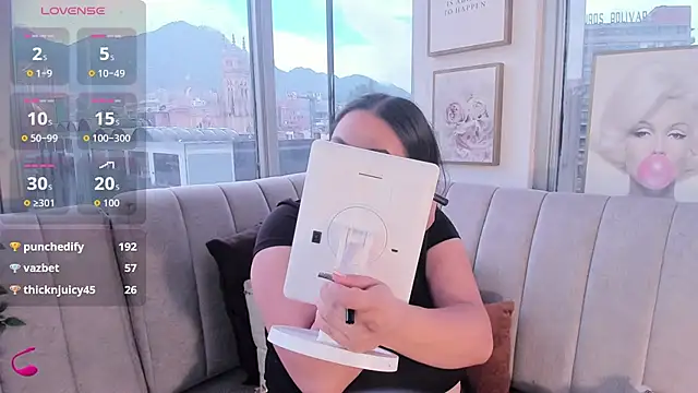 Zoey thompson online show from 09-23-25, 07:32