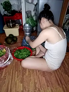 Snapshot of Thuylinh86 chatting on 10-07-25, 06:58 Thuylinh86 online show from 10-07-25, 06:58