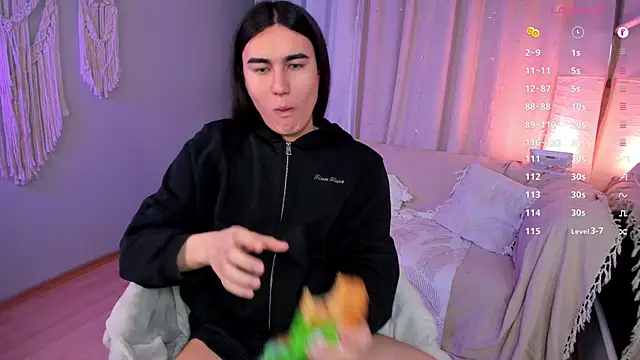 HeyAlena online show from 01-16-26, 06:50