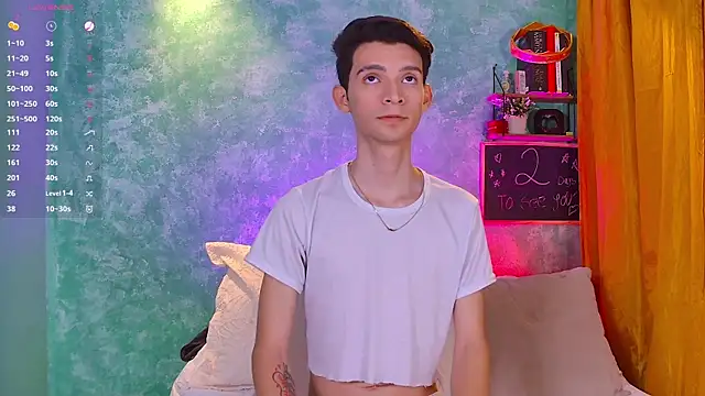 Snapshot of VicenteFerrer chatting on 10-21-25, 01:27 VicenteFerrer online show from 10-21-25, 01:27