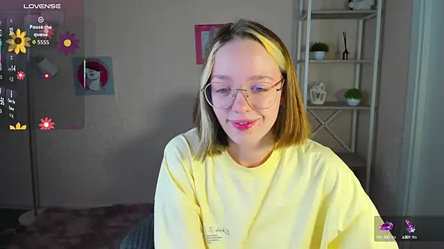 R0cket bunny online show from 09-21-25, 12:05