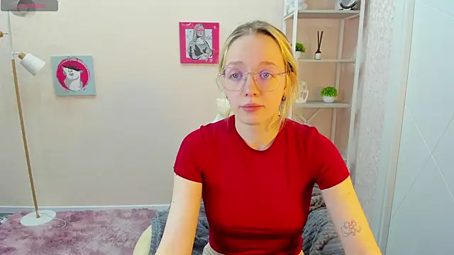 R0cket bunny online show from 10-13-25, 01:18