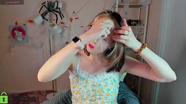 R0cket bunny online show from 11-05-25, 01:09