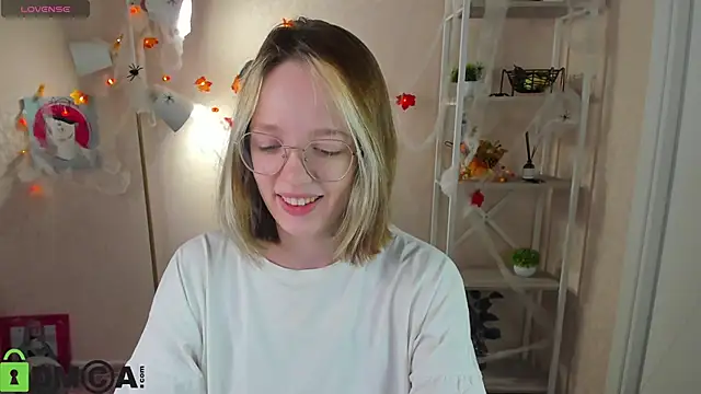 R0cket bunny online show from 10-21-25, 01:05