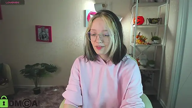 R0cket bunny online show from 11-14-25, 01:09