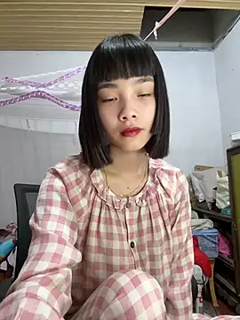 Snapshot of andymi1 chatting on 05-16-26, 01:37 andymi1 online show from 05-16-26, 01:37