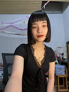 Snapshot of andymi1 chatting on 04-23-26, 01:45 andymi1 online show from 04-23-26, 01:45