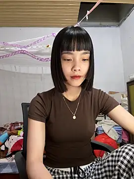 Snapshot of andymi1 chatting on 05-15-26, 01:58 andymi1 online show from 05-15-26, 01:58