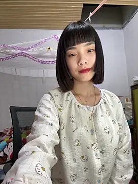 Snapshot of andymi1 chatting on 05-16-26, 01:21 andymi1 online show from 05-16-26, 01:21