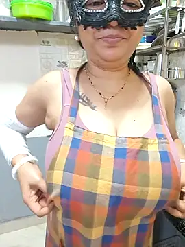 Queen Nightt online show from 01-17-26, 04:05