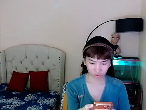 ShantalFoxxy  online show from 04-05-26, 01:34