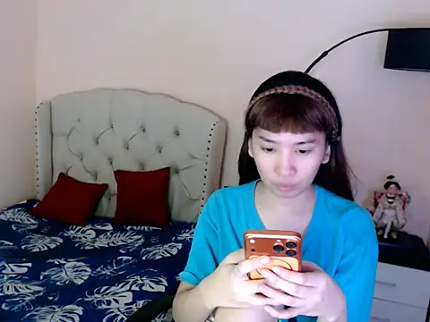 ShantalFoxxy  online show from 07-07-26, 12:46